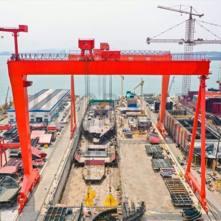 Гусеничный кран для судостроительных верфей-3