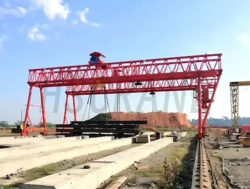 Двухбалочный ферменный козловой кран HNHS 60 тонн помогает строить объекты в Африке