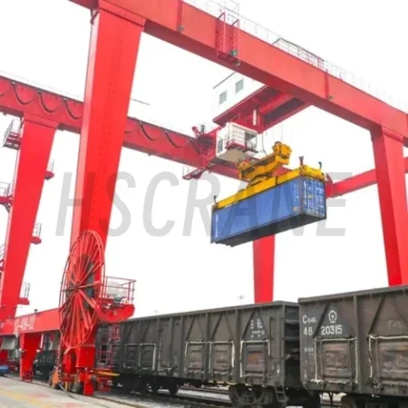 Резино-колёсный контейнерный козловой кран